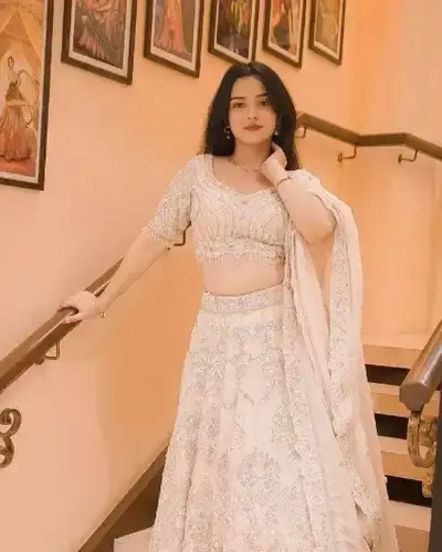 Escort Lormi
